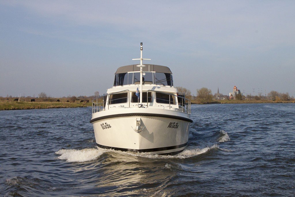 linssen yacht charter berlin